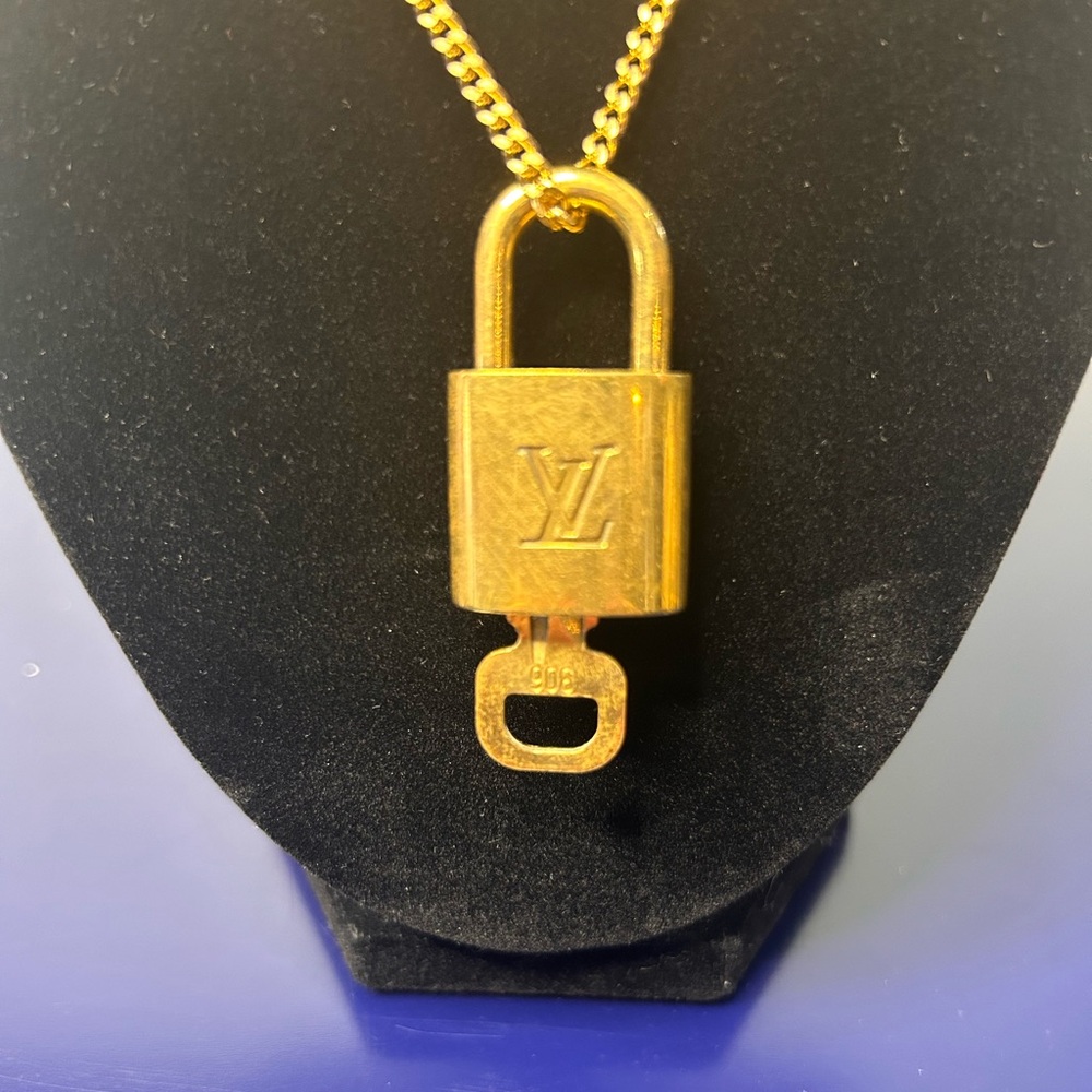 Louis Vuitton Lock & Key with Chain - Picture 2 of 4